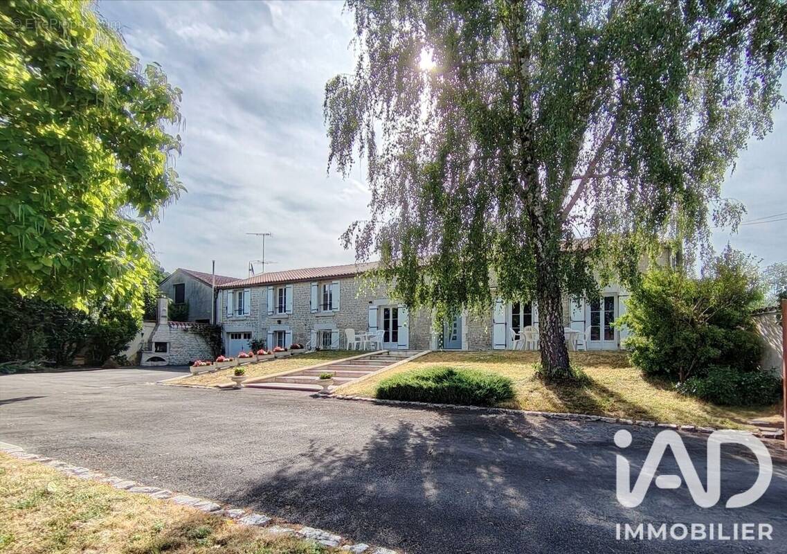 Photo 1 - Maison à JARNAC