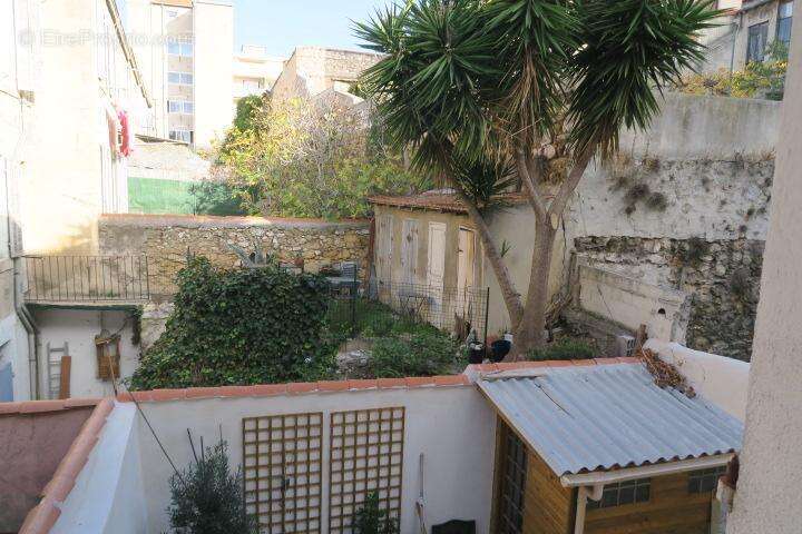 Appartement à MARSEILLE-4E