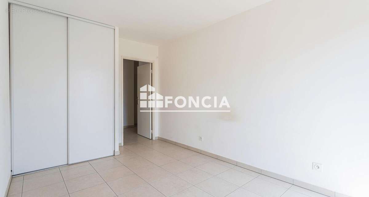 Toulon la loubiere superbe t3 63m2 terrasse et parking sous sol residence recente - photo 9