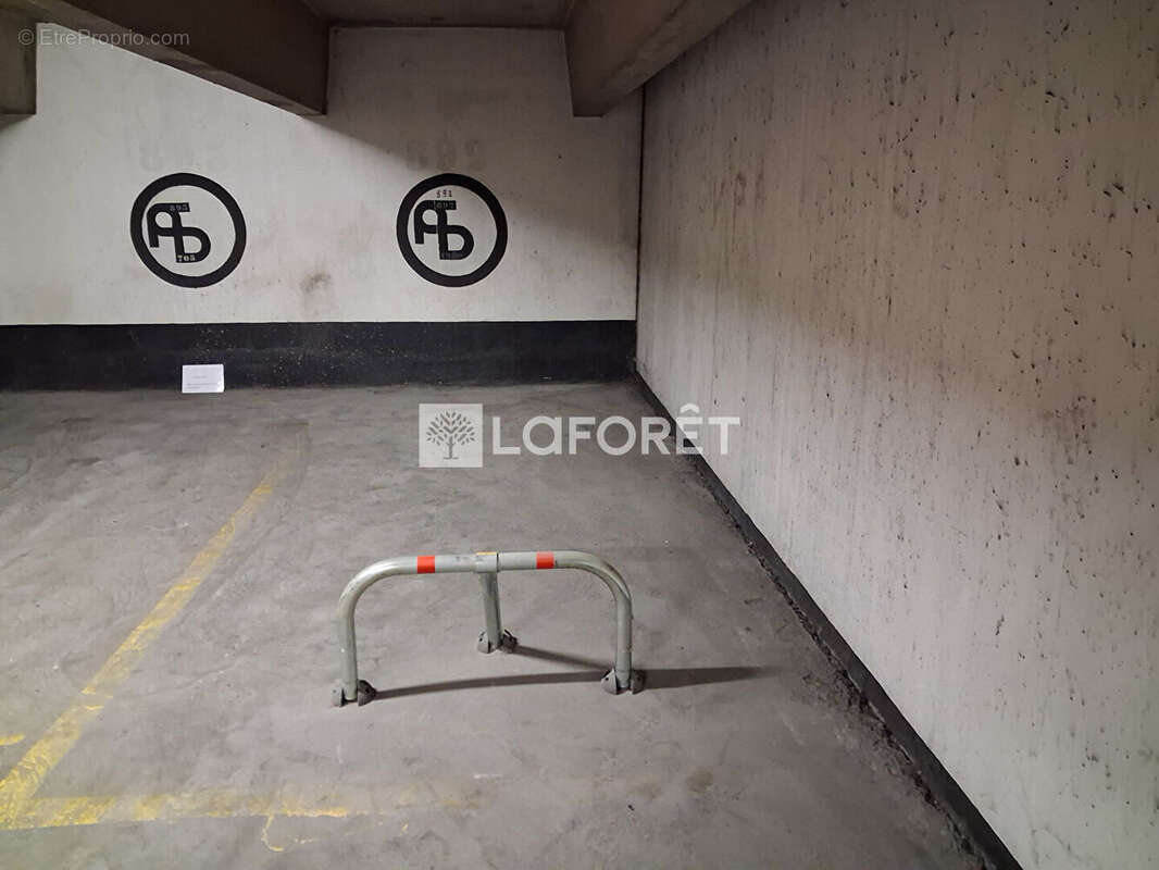 Parking / box Paris 9 m2 - photo 2