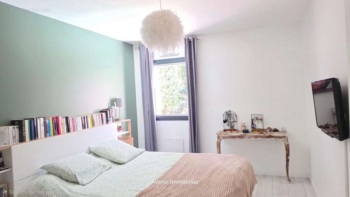 Maison 121 m² à Saint-Etienne-De-Montluc  - photo 5