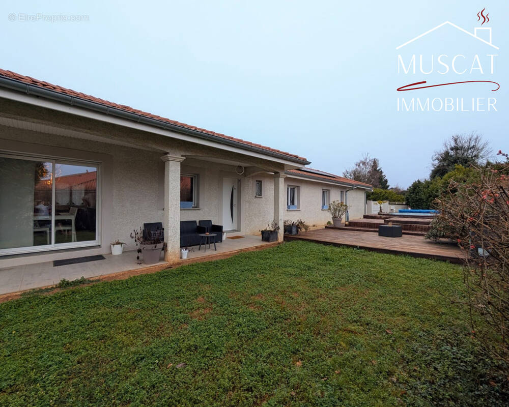 Maison à FRONTONAS