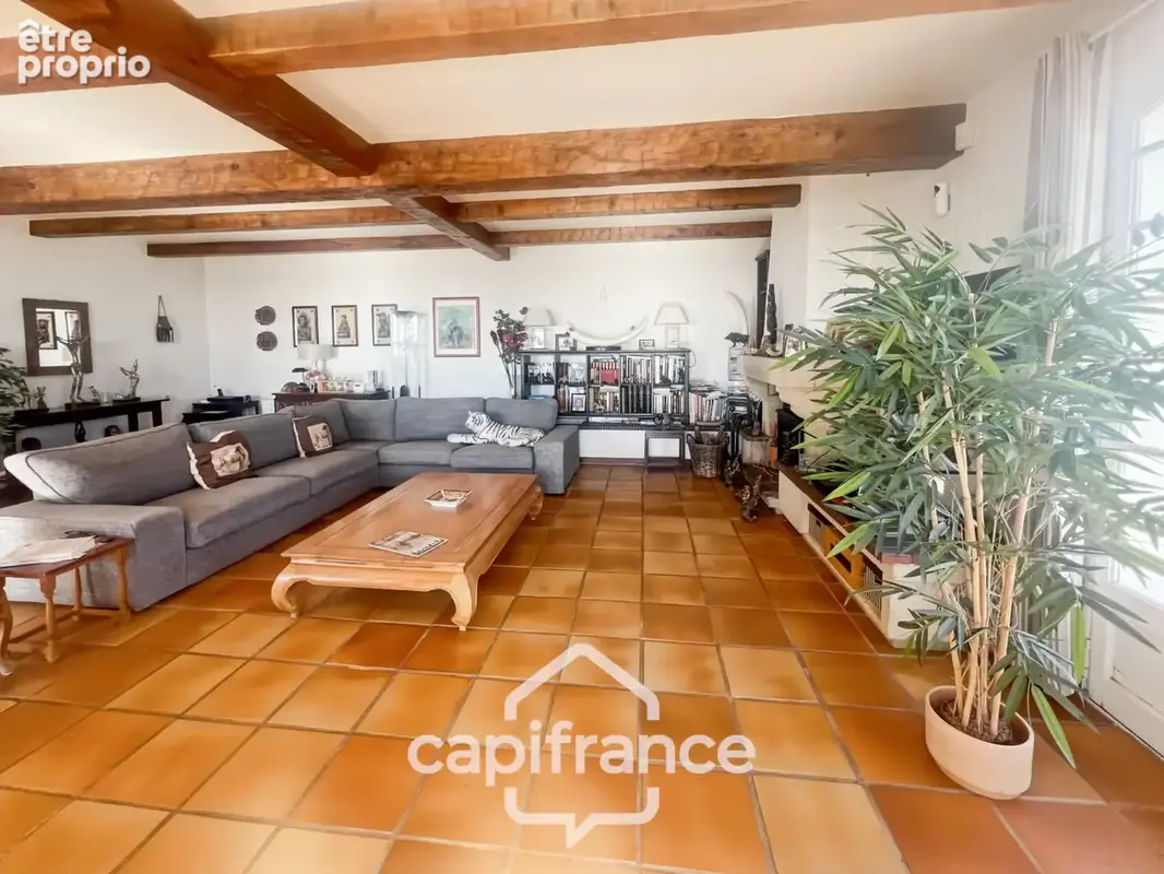 Maison à vendre 8 pièces HYERES (83)- Vue mer panoramique Exceptionnel - Double garage - Ascenseur - photo 13
