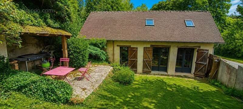 Élégante demeure de caractère avec piscine, dépendance et jardin paysager – Le Mesnil-Théribus (60240) - photo 11