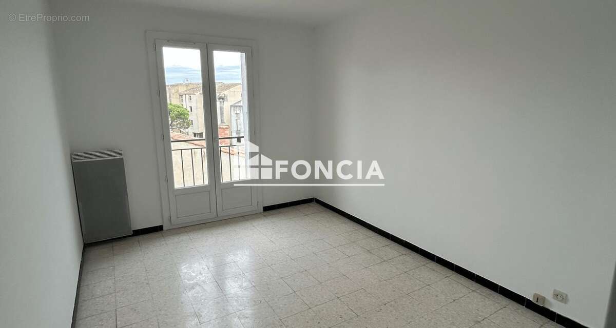 Monteux centre-ville – Appartement T3 de 62 m² rénové avec loggia, garage et cave - photo 4