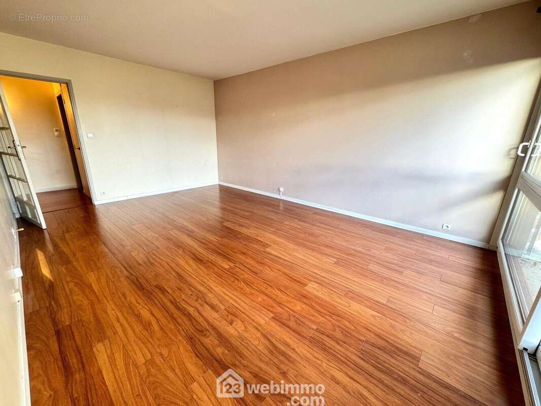 ... salle à manger - Appartement à RIS-ORANGIS