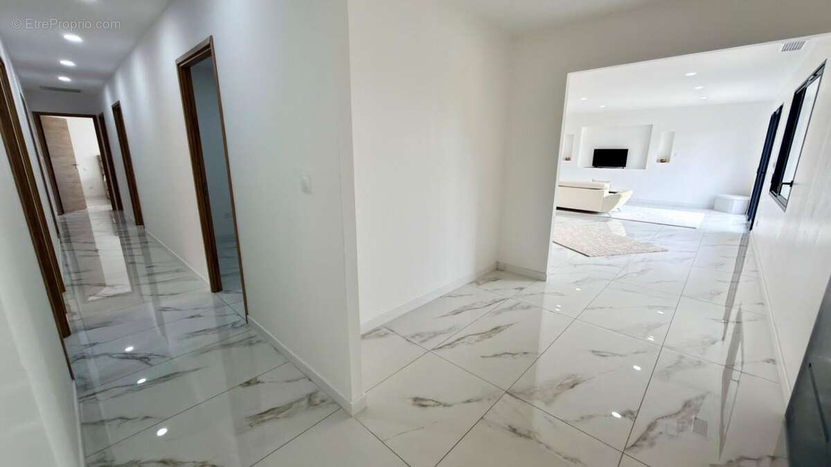 Maison contemporaine 4 pièces avec garage - photo 10