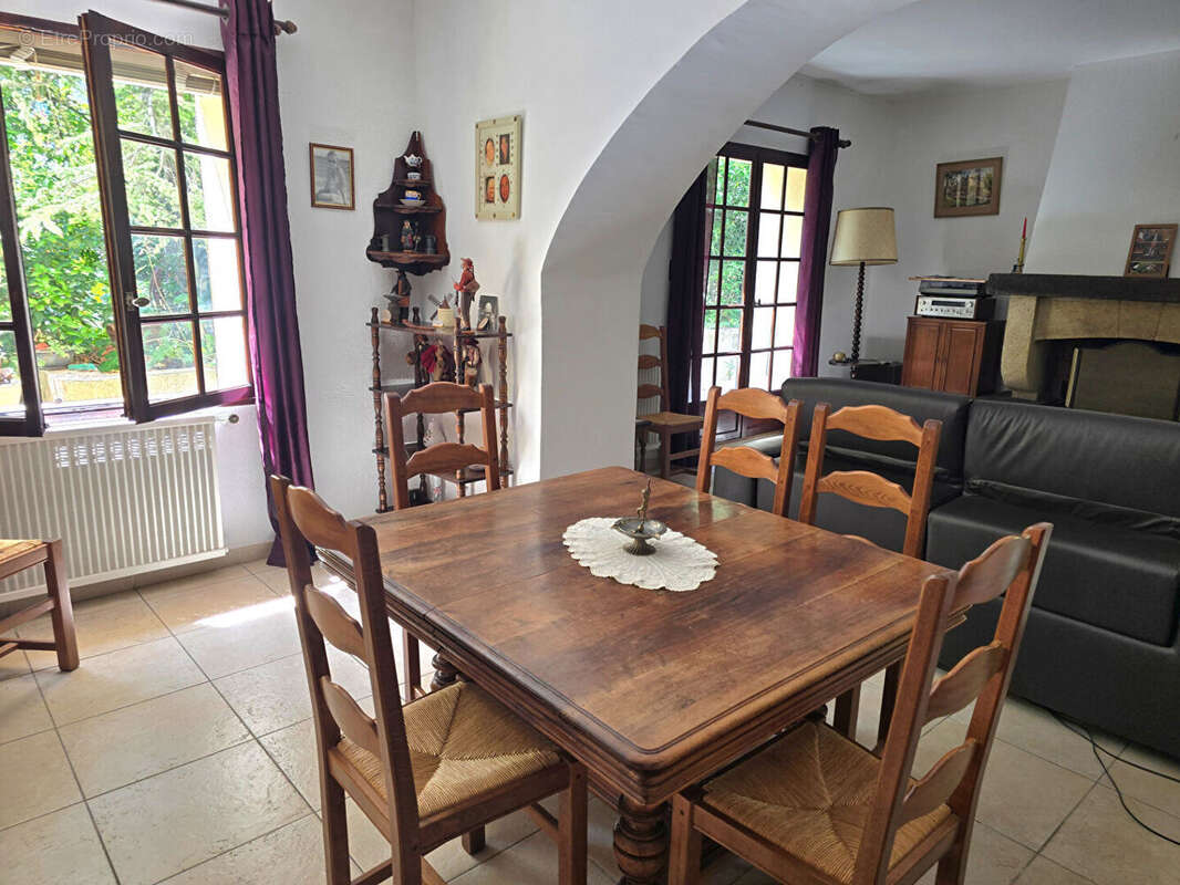 Maison Saint Savournin 5 pièce(s) 140 m2 - photo 7