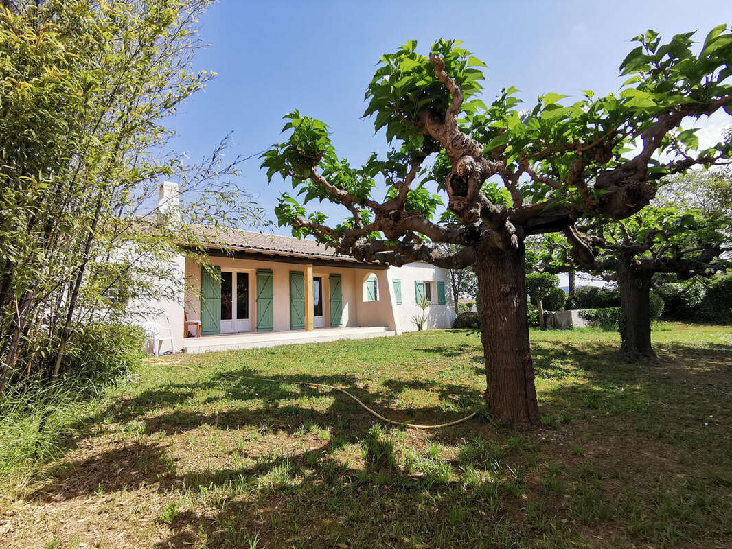 Maison à SOLLIES-PONT