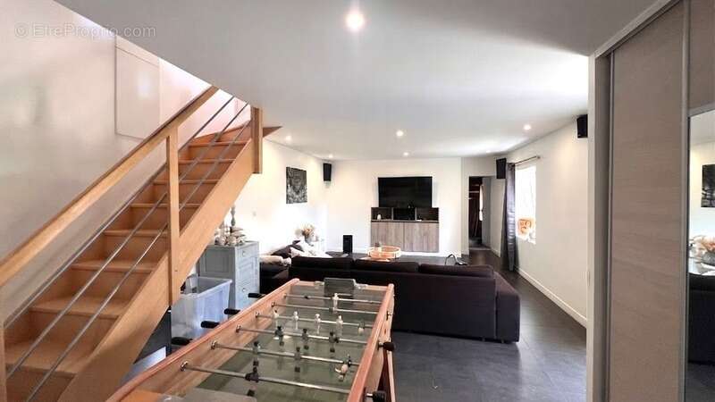 PLONÉIS (29) – Maison à vendre Type 6 de 115 m² habitable et 189 m² utile – Terrain de 1 320 m² – Double garage – Piscine - photo 15