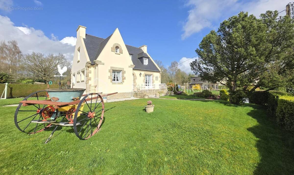 Maison à AUCALEUC