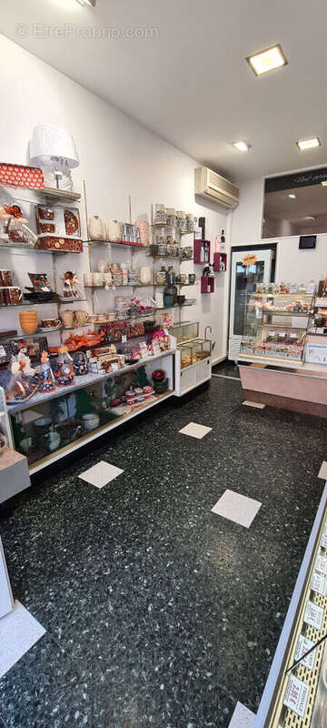 Commerce à MONTCHANIN