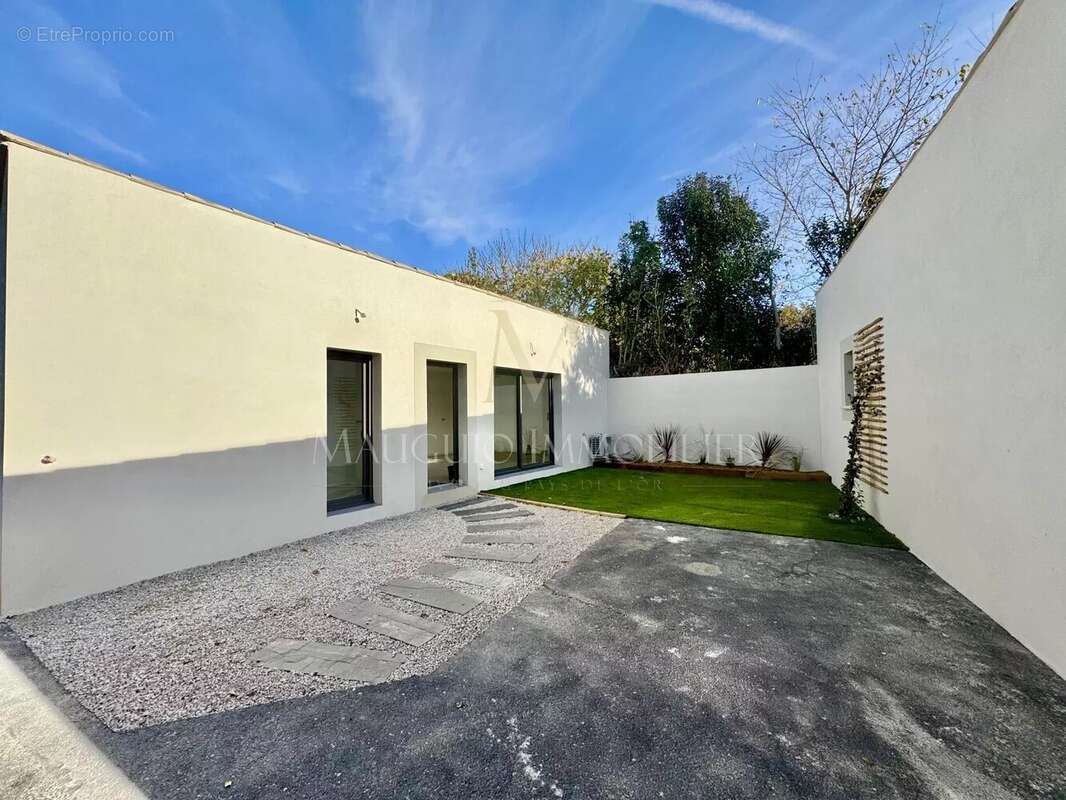 Appartement à MAUGUIO