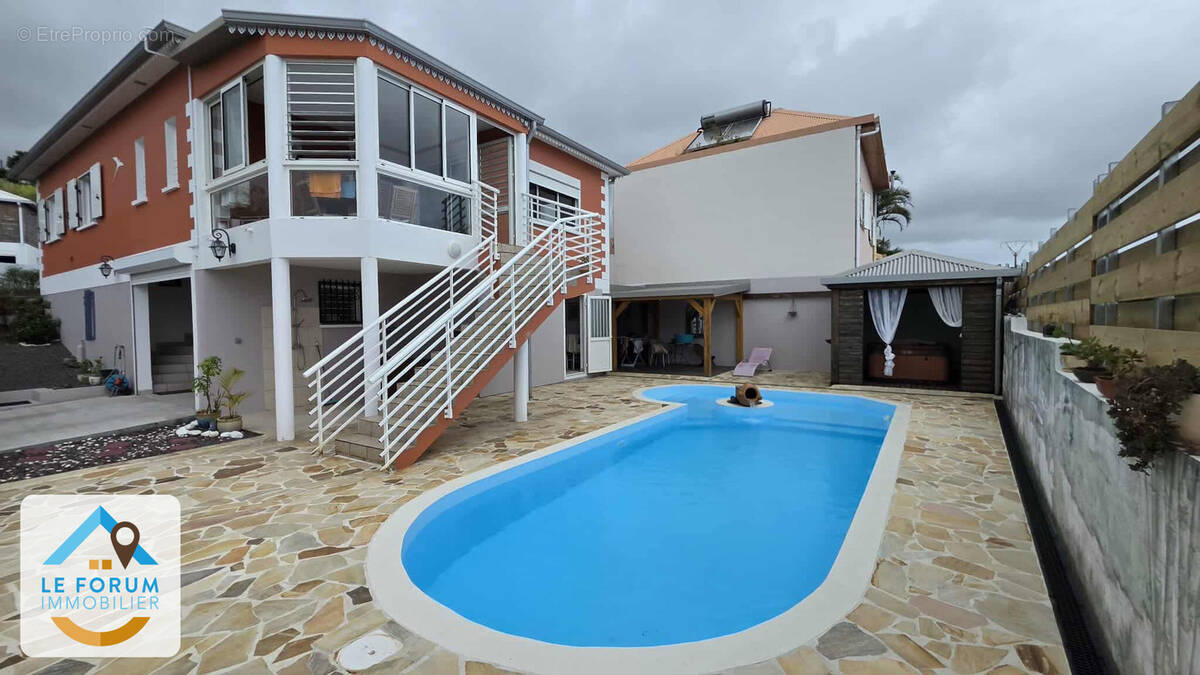 Maison à PETITE-ILE
