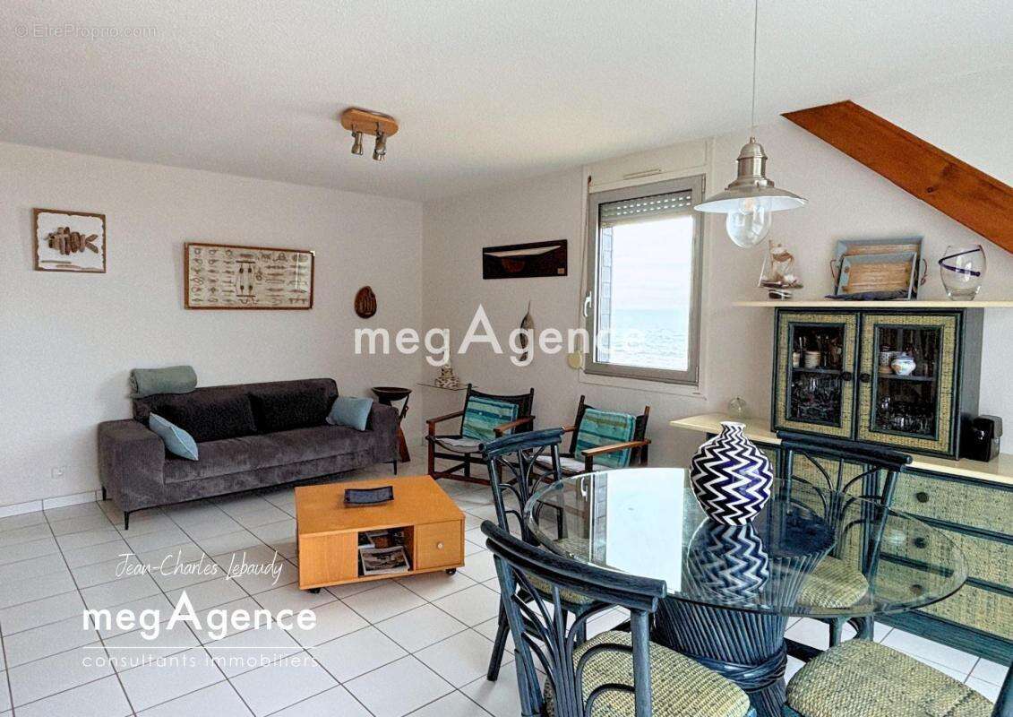 Appartement à JULLOUVILLE