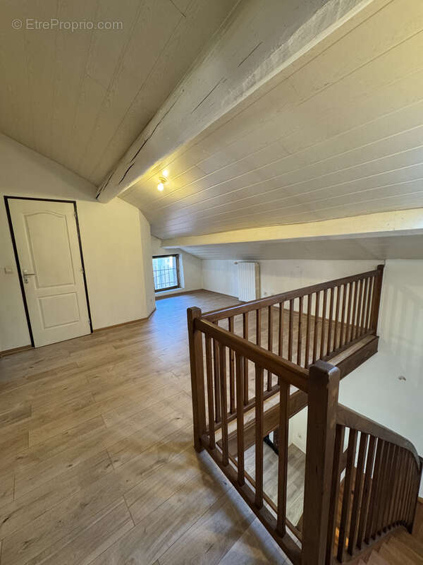 Appartement à SAINT-JUST-SAINT-RAMBERT