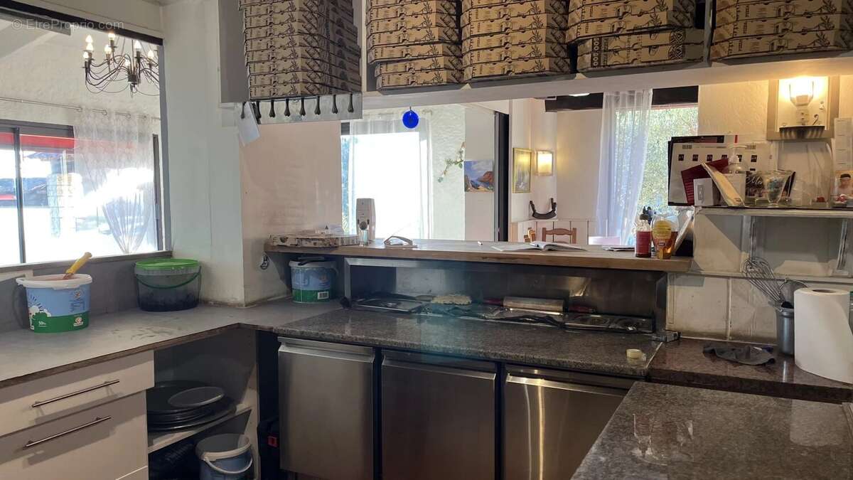 Commerce à PORT-DE-BOUC