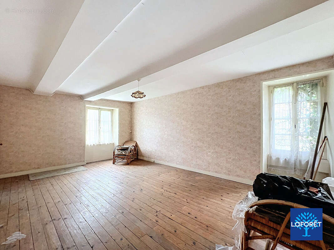 Maison à LAIZE-LA-VILLE