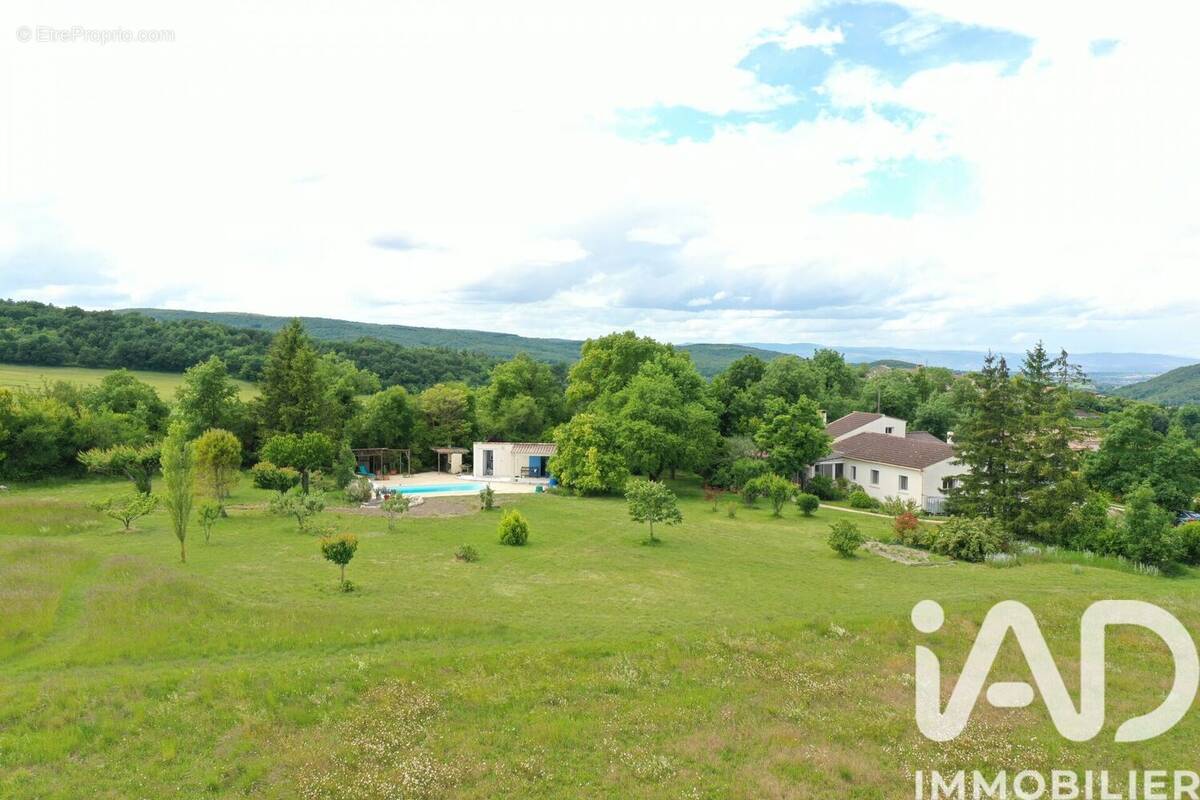 Photo 1 - Maison à LA ROCHE-SUR-GRANE