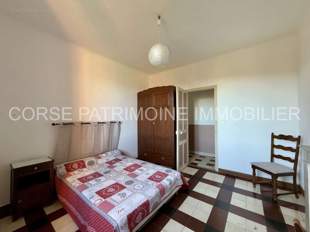 Appartement à CORTE