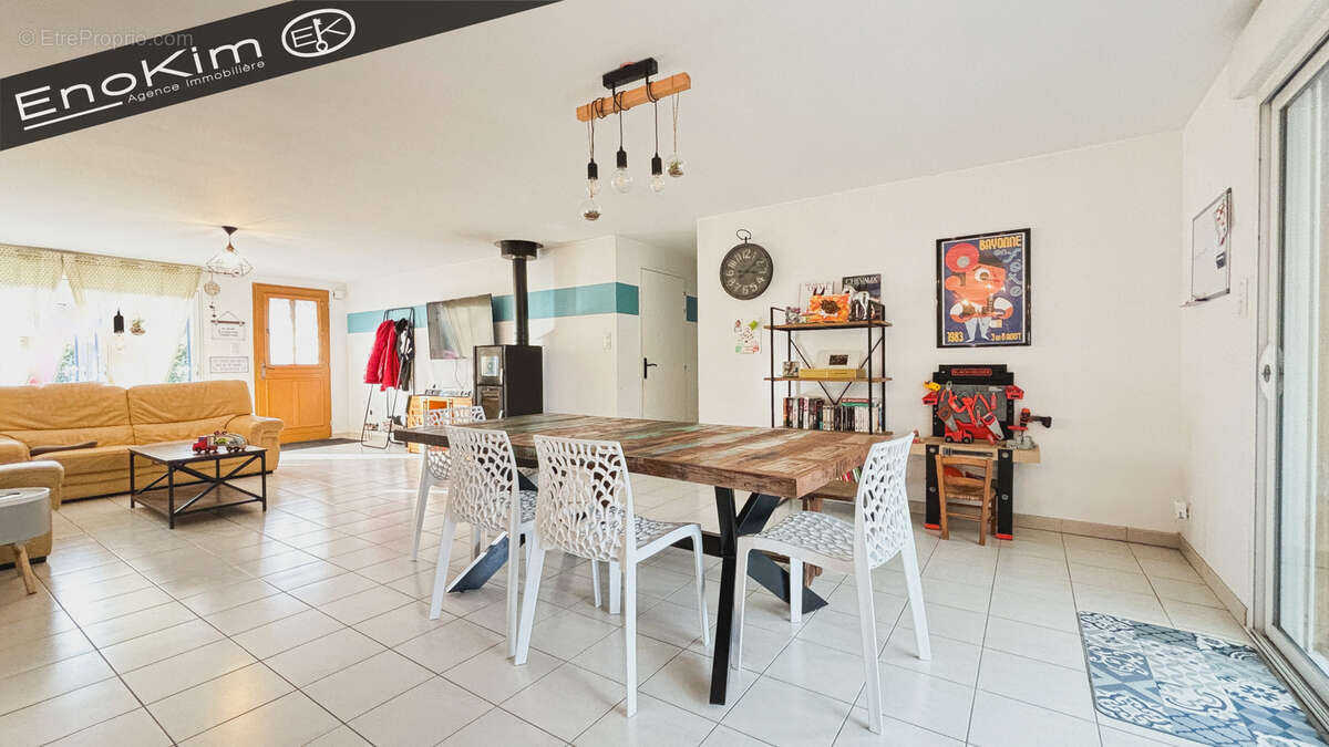 Maison à LA BOISSIERE-DES-LANDES