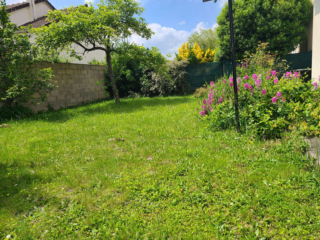 Maison à FONTENAY-LE-FLEURY