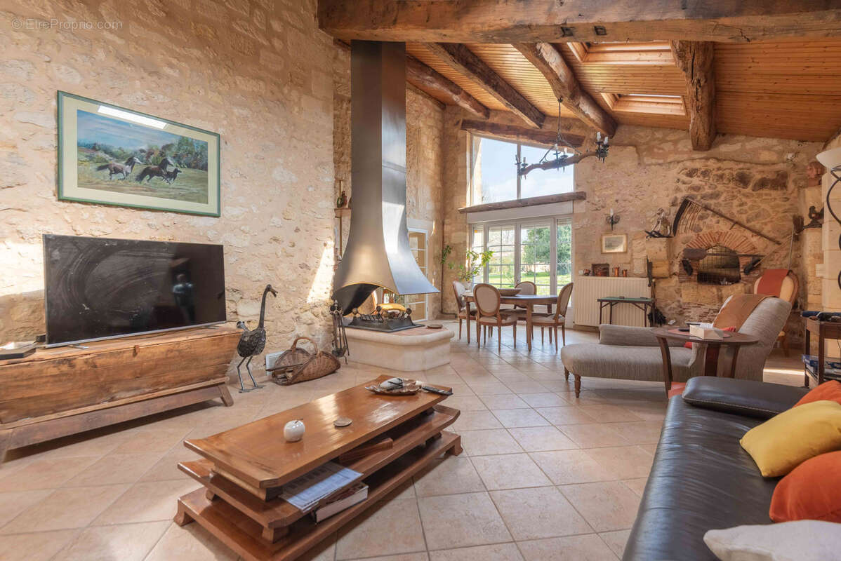 Maison à FARGUES-SAINT-HILAIRE