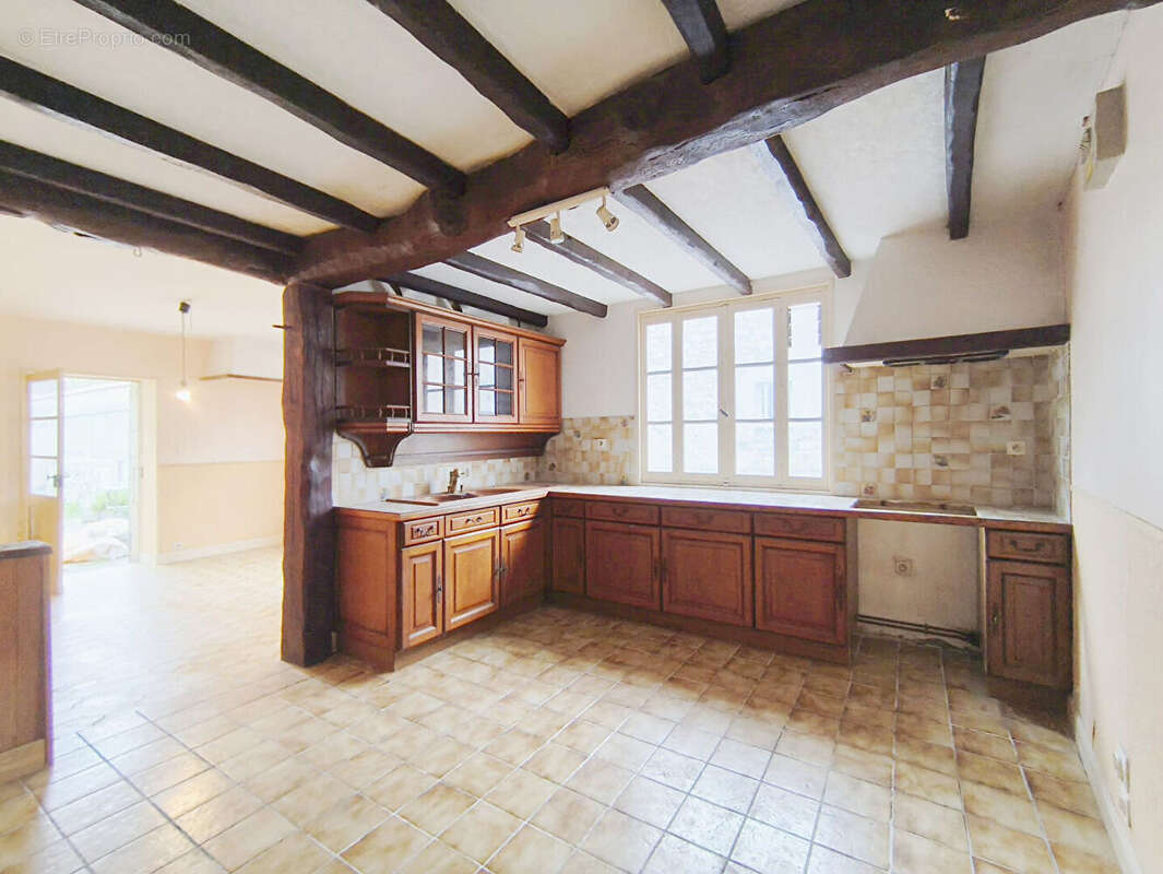 Maison à GENSAC-LA-PALLUE