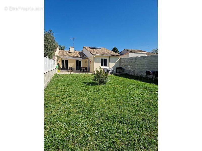 Maison à MONTELIMAR