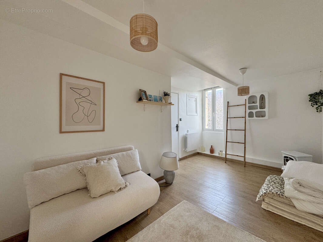 Maison à FONTAINE-HENRY