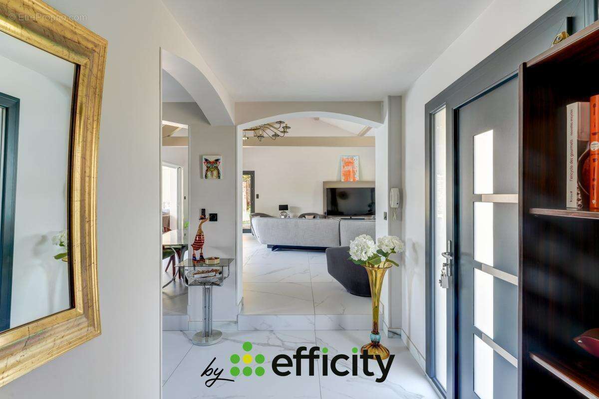 Maison 183 m² à Genas  - photo 3