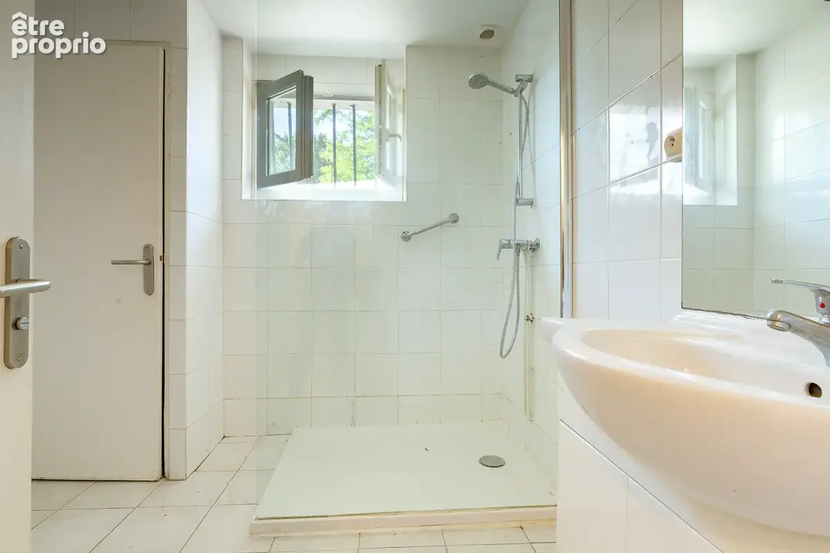 Maison de 2 logements : 1T3 et 1T6 avec piscine et garage sur 1675 m2 de terrain, 26100 ROMANS SUR ISERE - photo 24