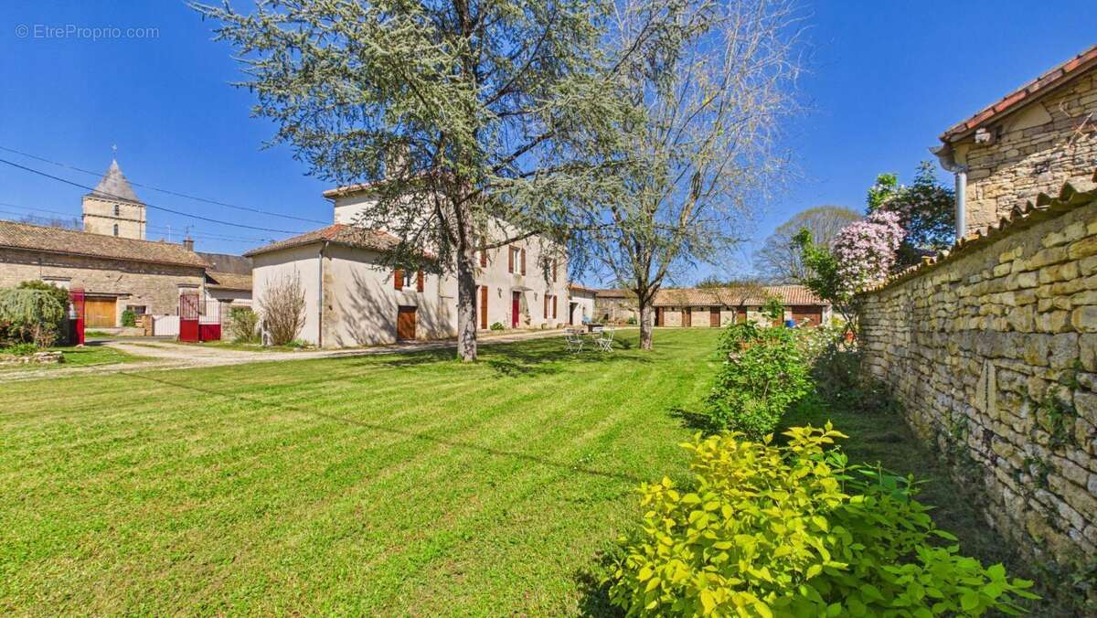 Maison à SAINTE-SOLINE