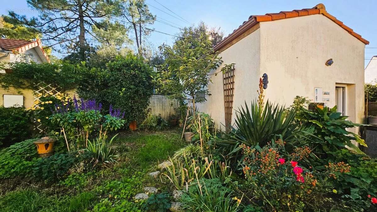 Maison à SAINT-GEORGES-DE-DIDONNE