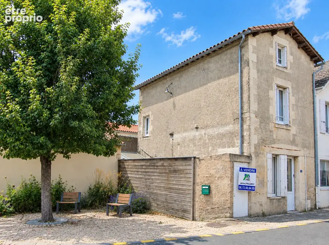 Maison à MAZIERES-EN-GATINE