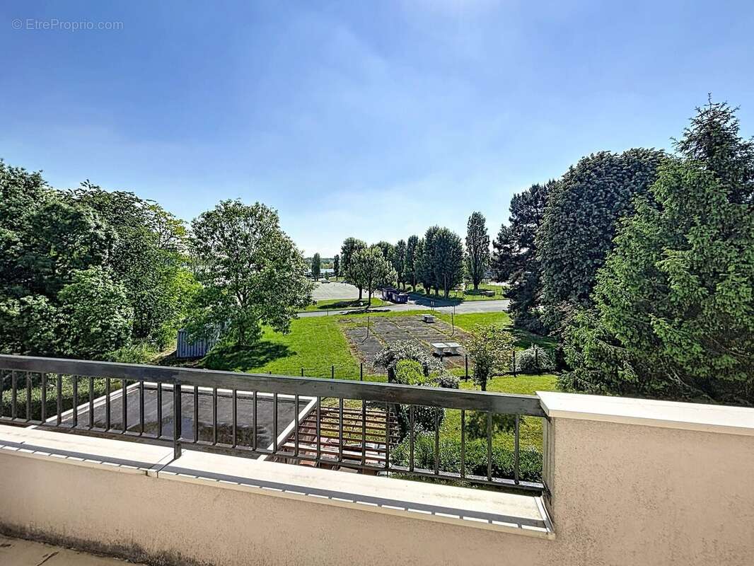 Vue dégagée - Appartement à BUC