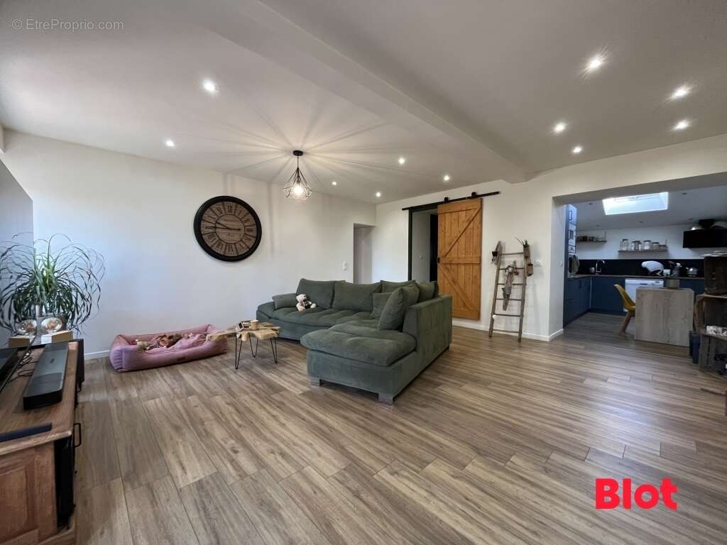 Maison à LE SEL-DE-BRETAGNE