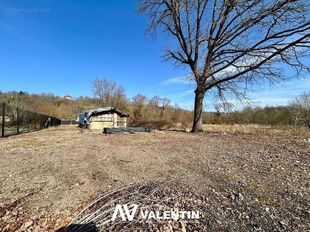Terrain à MOULINS-LES-METZ