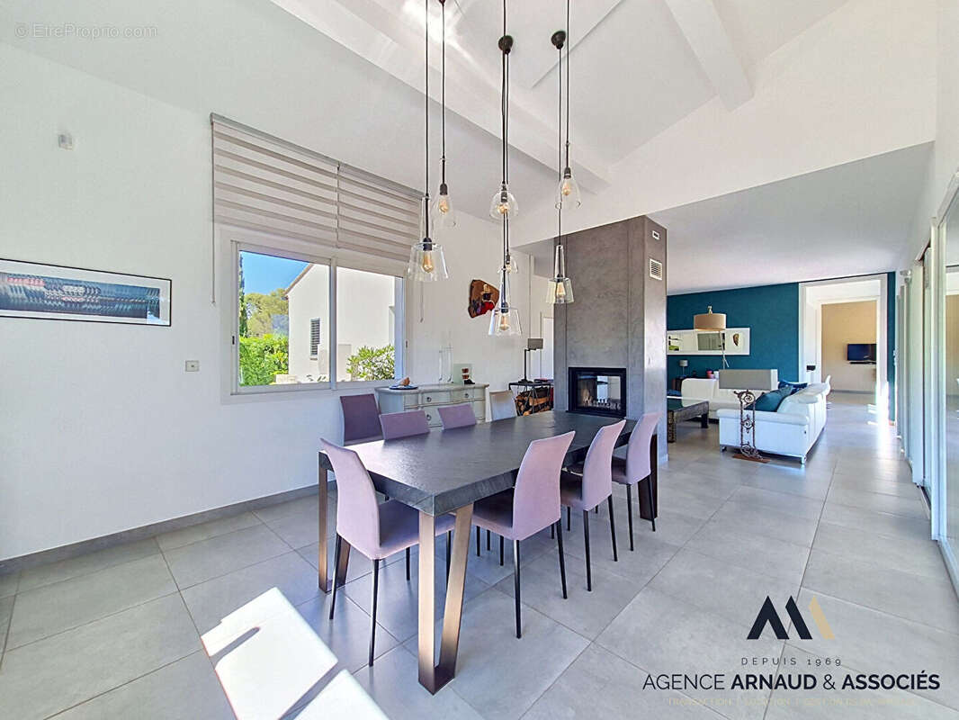 Maison à LA CADIERE-D'AZUR