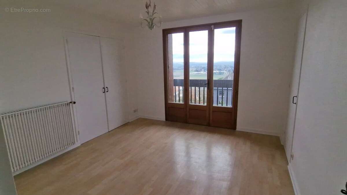 Maison à MOURS-SAINT-EUSEBE