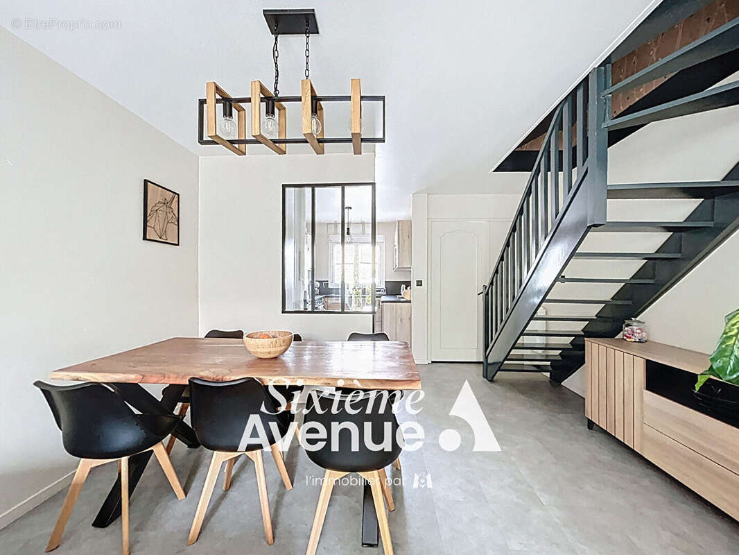 Maison à DECINES-CHARPIEU