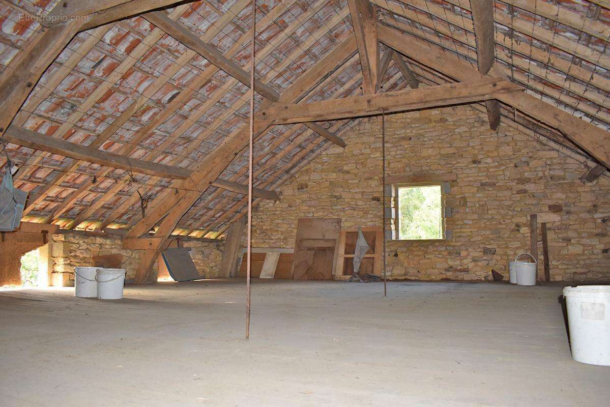 Maison à LA CHAPELLE-AUBAREIL