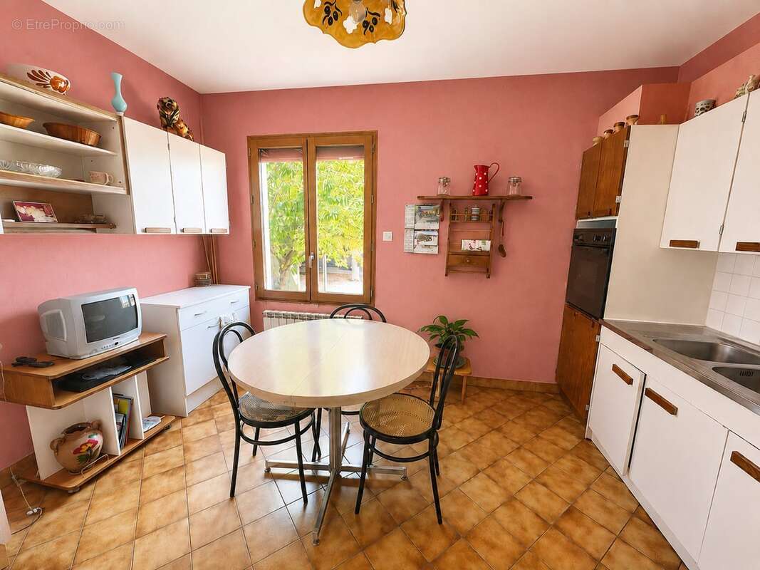 Maison 136 m² à Pommier-De-Beaurepaire  - photo 2
