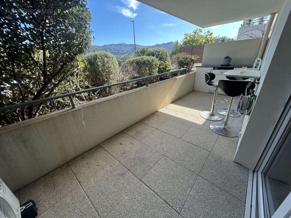 T2 - plan de cuques - box - garage - terrasse - sans vis à vis - Appartement à PLAN-DE-CUQUES