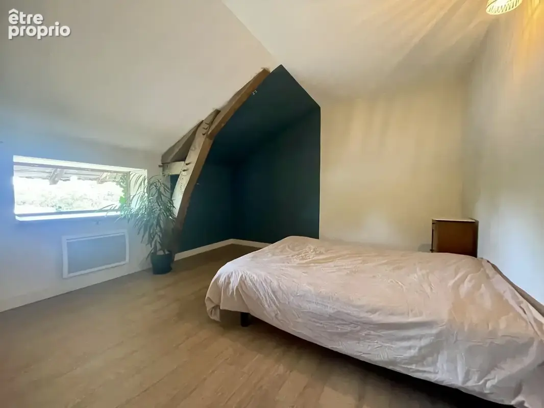 Maison ancienne rénovée avec 4 chambres, dépendances et terrain - photo 22