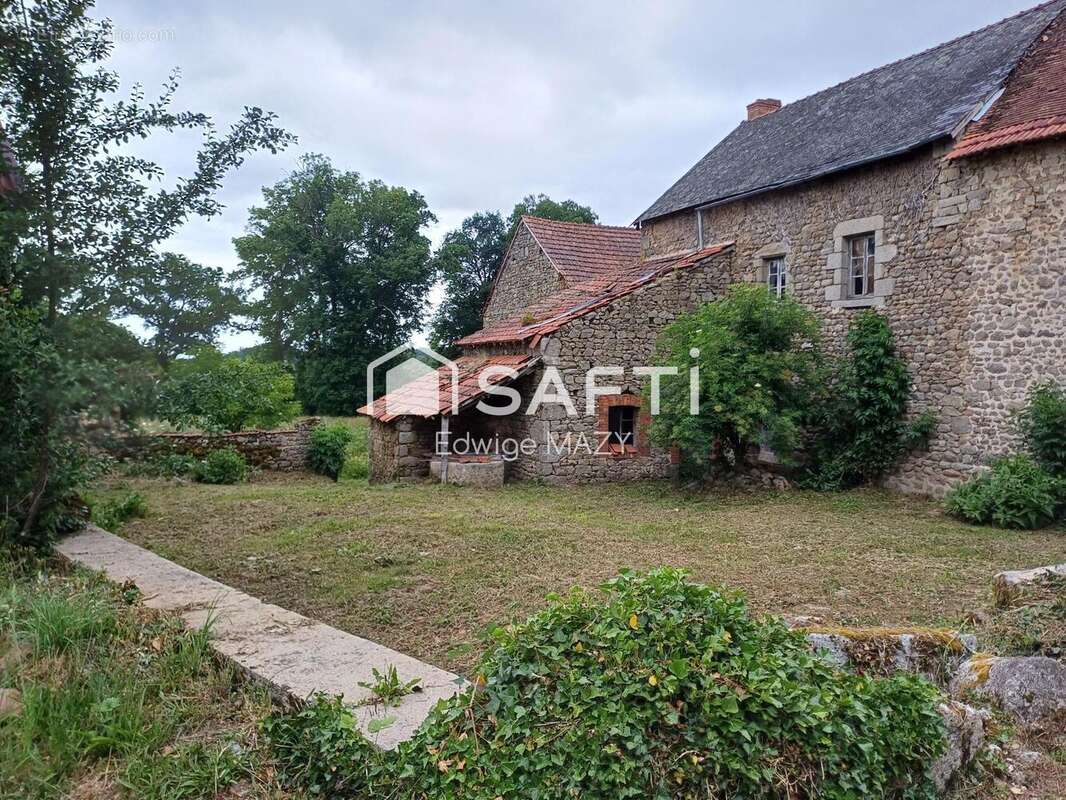Photo 2 - Maison à LE CHAUCHET