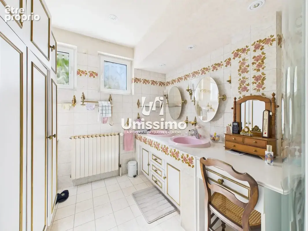Maison 11 pièces 295 m² à vendre à Pont-De-Roide (25150) - photo 6