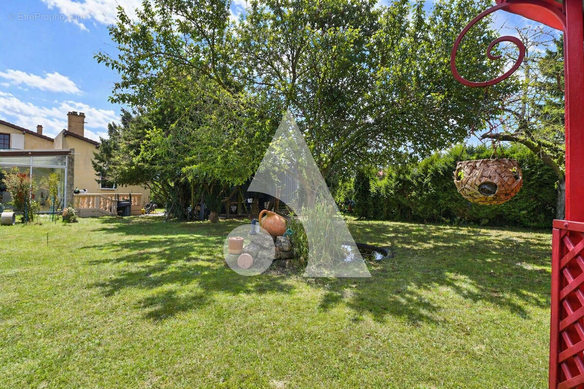 Maison à MERY-SUR-OISE