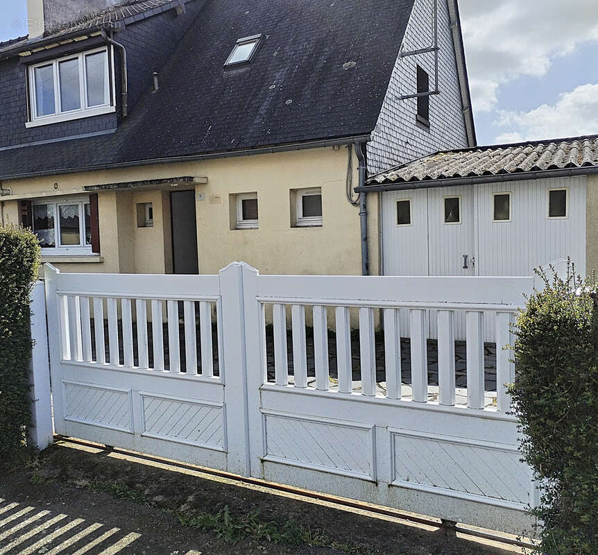 Maison à TINTENIAC