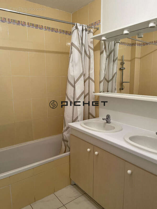 Maison à LA CHAPELLE-BOUEXIC